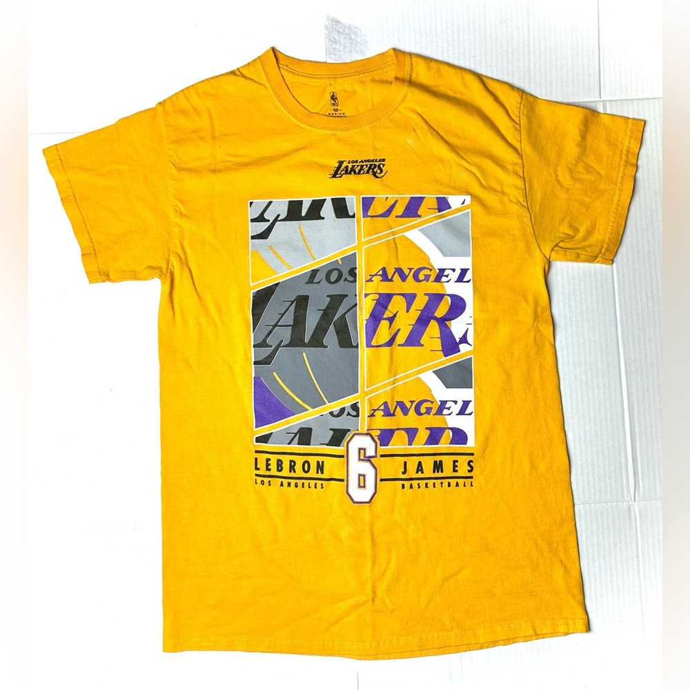 NBA LA Lakers Men’s Lebron James Number 6 Size Medium Graphic Tee 100% Cotton‎